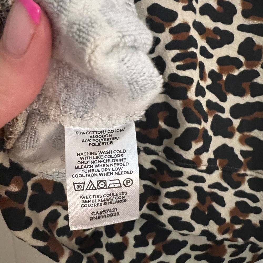 NWT Lou & Grey By Loft Brown Animal Print Hooded Sweatshirt SZ LP - Picture 6 of 6